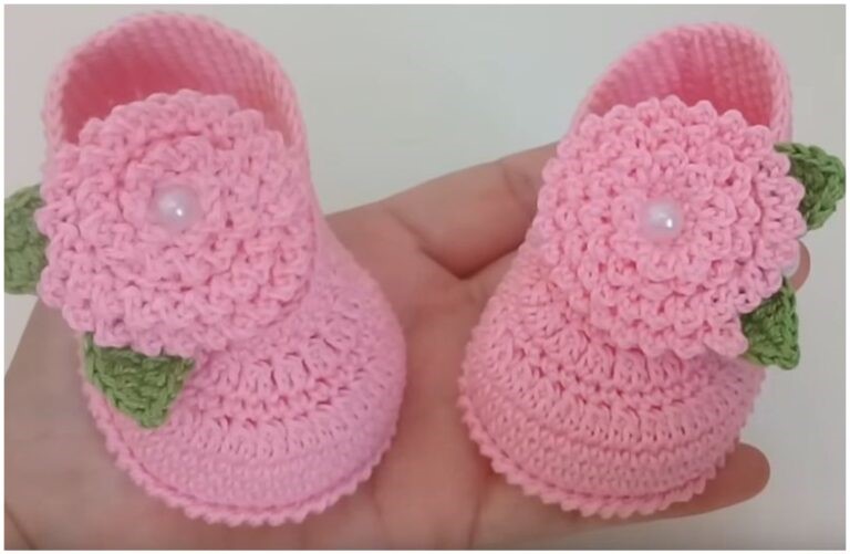 CROCHET BABY GIRL SHOES WITH FLOWERS AND LEAVES