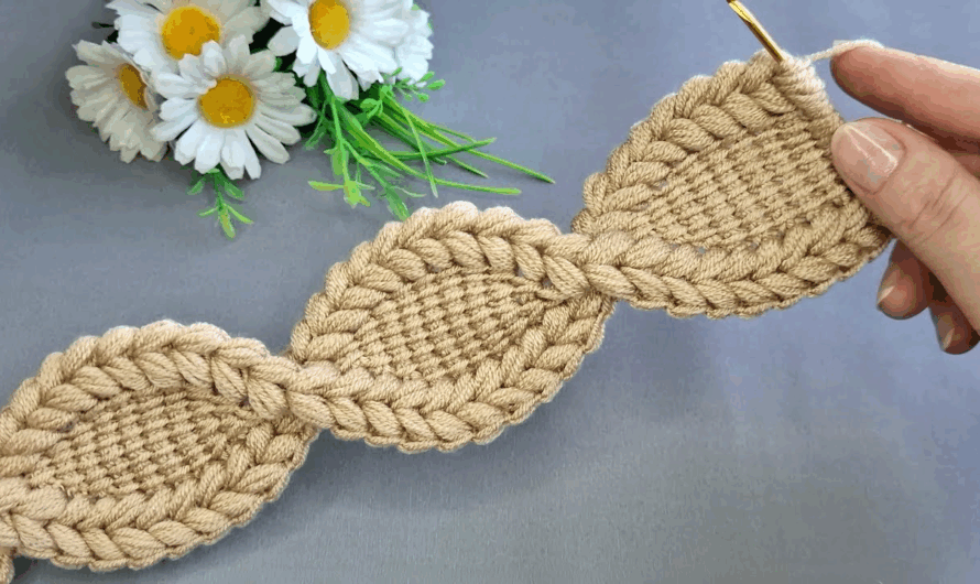 How to make a gorgeous easy crocheted bandana | Video Tutorial